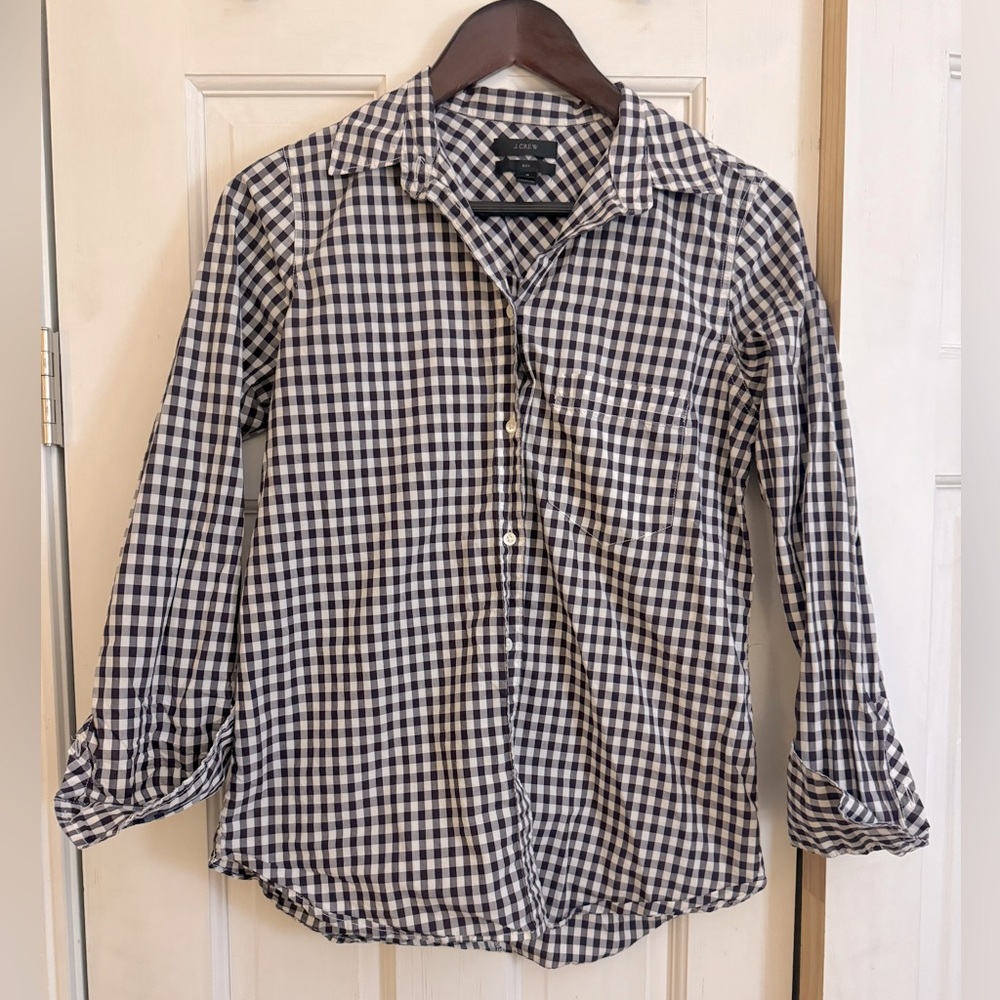 JCREW women’s SZ 4 button up navy & white gingham shirt.